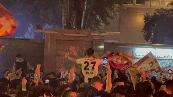 Galatasaray'ın şampiyonluğunda dikkat çeken kutlama