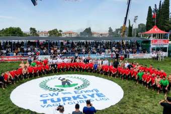 Manavgat'ta yağlı güreş coşkusu yaşanıyor