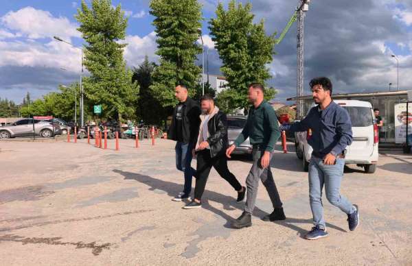 İnegöl'de enseden bıçaklayan şüpheli ile ağabeyi yakalandı