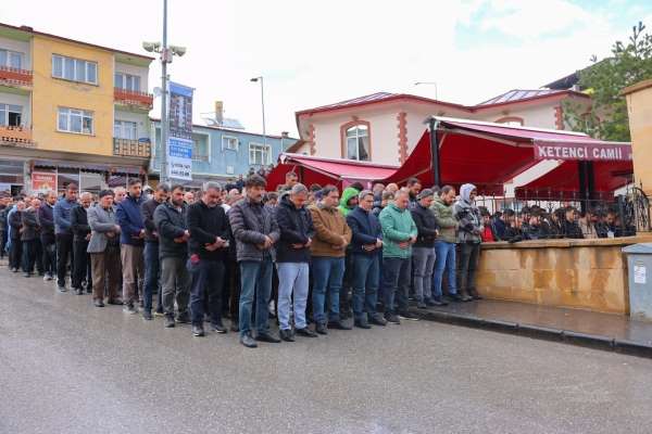 Motosiklet kazasında hayatını kaybeden genç son yolculuğuna uğurlandı