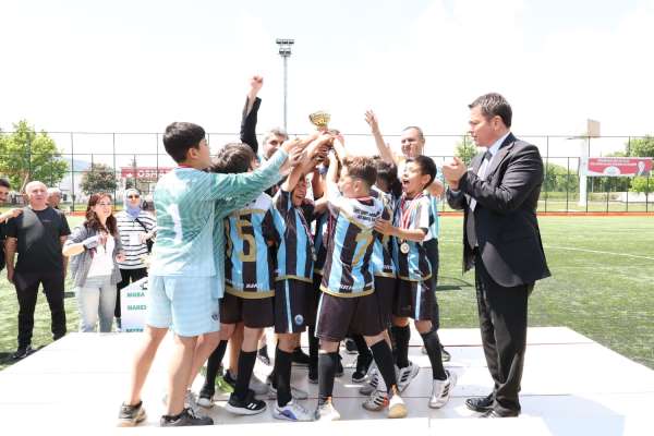Osmangazi'de çocuk olimpiyatları nefes kesen yarışlara sahne oldu