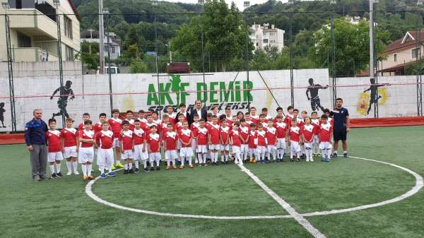 Kaynaşlı Belediyesi futbol okulu açıldı