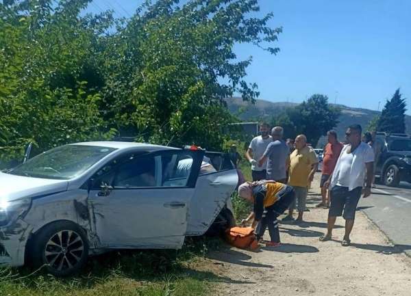 Balıkesir'de trafik kazası: 2 yaralı