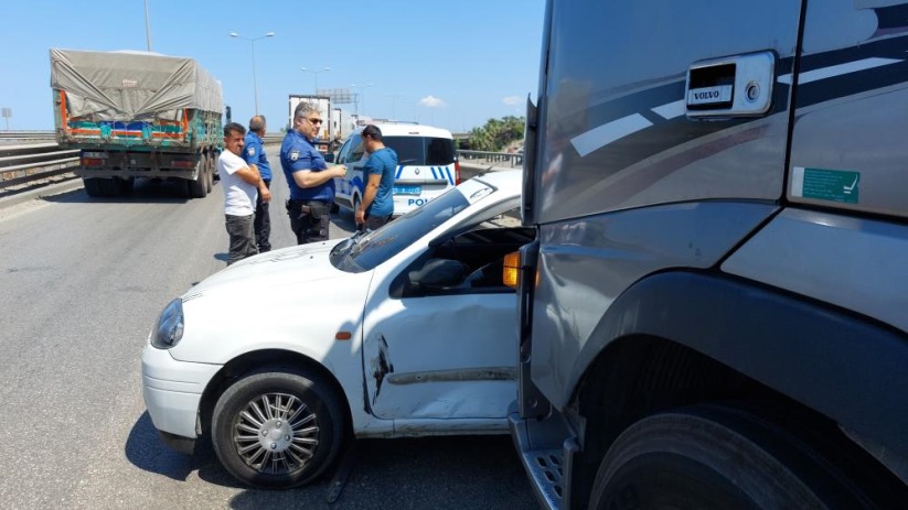 Samsun'da tır ile otomobil çarpıştı, 5 yaşındaki çocuk yaralandı