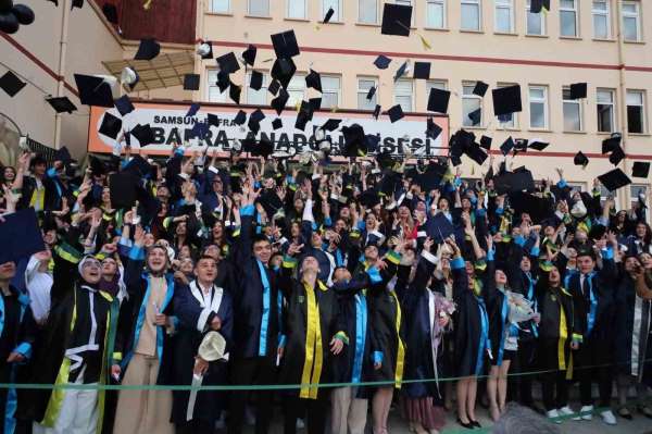 Bafra Anadolu Lisesi'nde coşkulu mezuniyet töreni