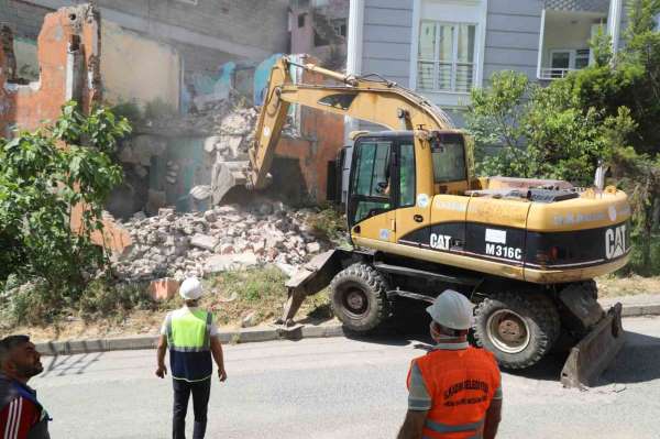 Suç yuvalarına neşter: İlkadım'da metruk bina seferberliği