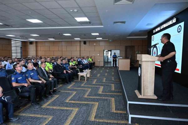 Emniyet Müdürü Arıbaş, Bafra'da toplu taşıma sektörü temsilcileri ile toplantı yaptı
