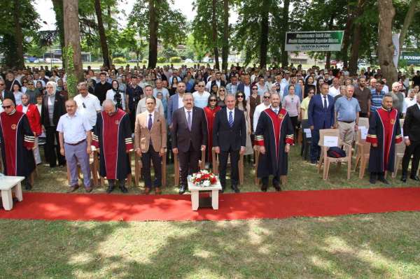 OMÜ'de mezuniyet sevinci