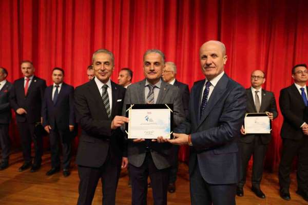 YÖK'ten Sakarya Üniversitesi'ne 'Spor Dostu Kampüs' ödülü