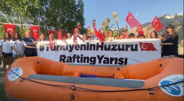 Tunceli'de, Türkiye'nin Huzuru Rafting Yarışması'nın startı verildi