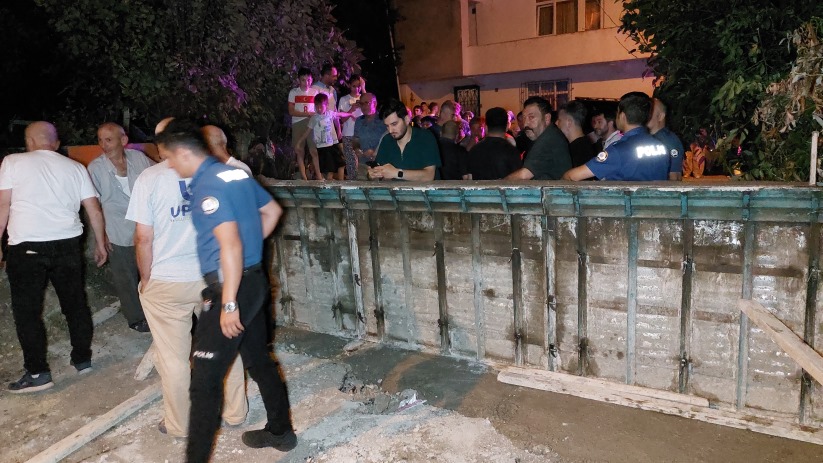 'Tapulu arsam' diye yolu beton duvar ile kapatınca mahalleli isyan etti