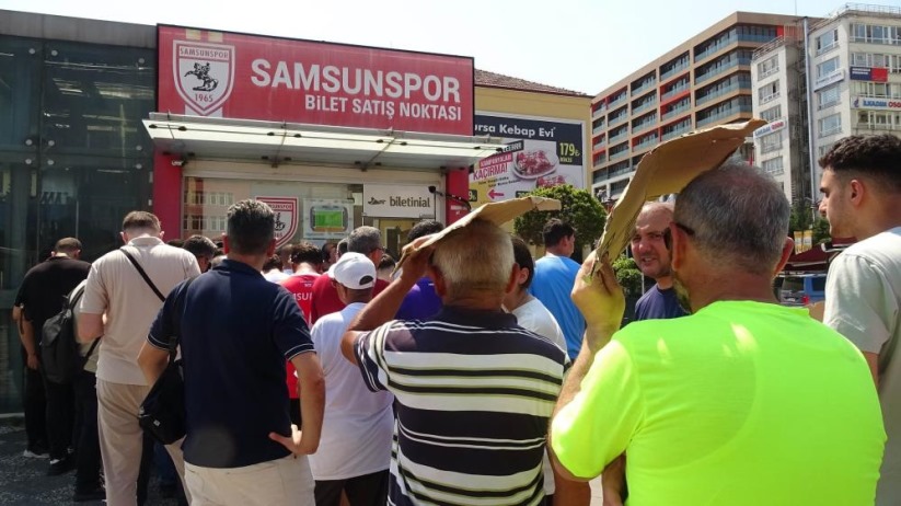 Samsunspor taraftarlarının kombine alımı, Yeşilçam film sahnelerini hatırlattı