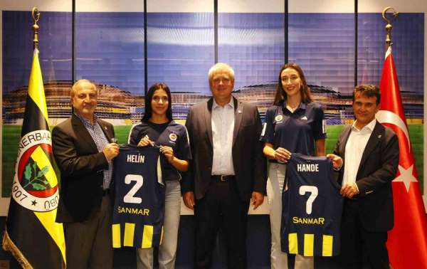 Fenerbahçe'de Hande Baladın ve Helin Kayıkçı sözleşme imzaladı