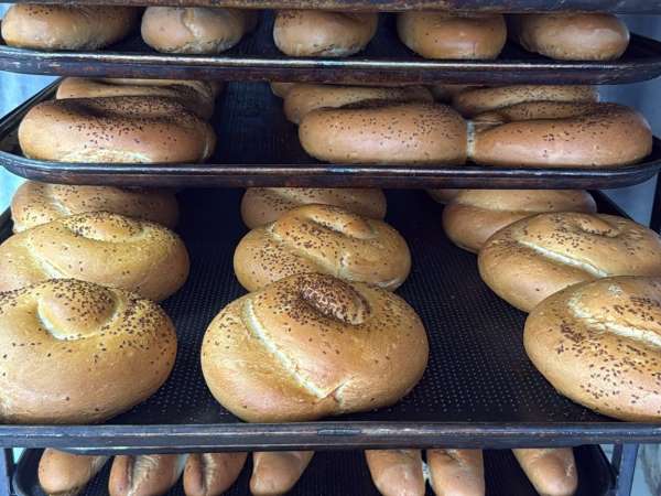 Kurtalan'da bir işletme vatandaşa destek için ekmek fiyatını düşürdü