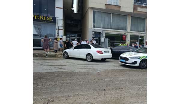 Tekirdağ'da çiftlerin kavgası kanlı bitti: 3 çocuk annesi kadın bıçaklandı