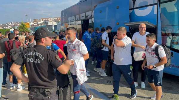 Trabzonspor, Galatasaray maçı için İstanbul'a gitti