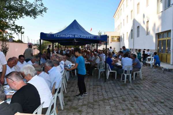 Anadolu İmam Hatip Lisesi mezunları pilav gününde bir araya geldi