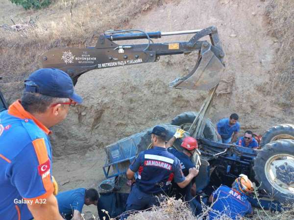 Bozdoğan'da traktör kazası: 1 ölü 6 yaralı