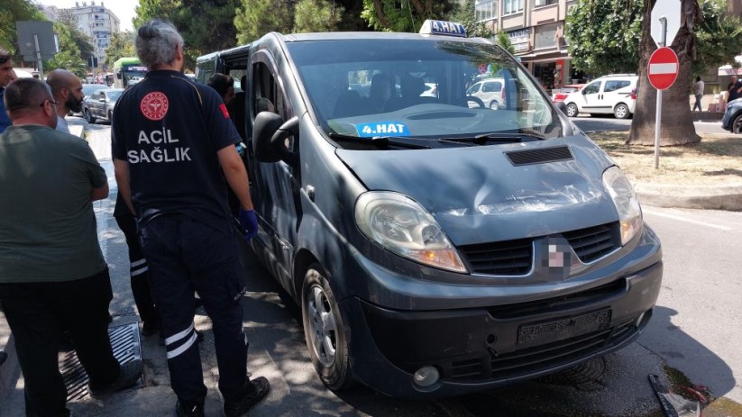 Samsun'da dolmuş kamyona çarptı: 4 yaralı