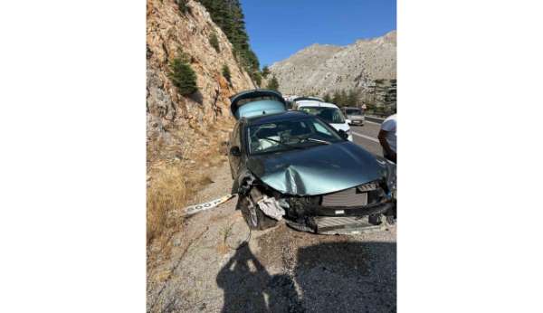 Antalya'da trafik kazası; 5 yaralı