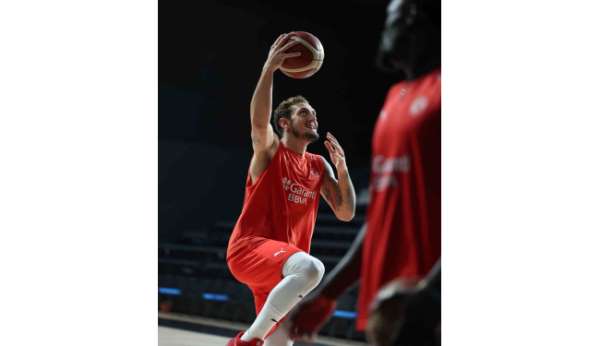 Milliler, hazırlıklarını Basketbol Gelişim Merkezi'nde sürdürdü