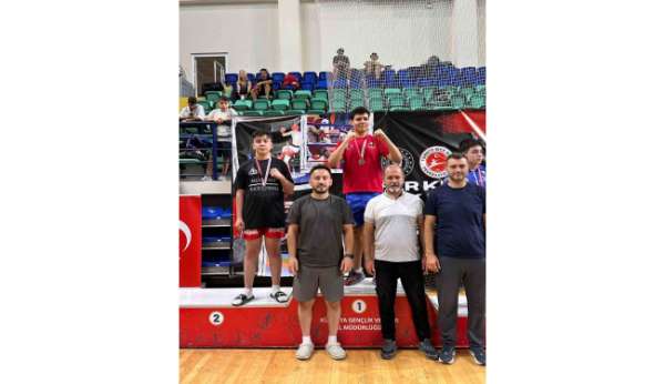 Niğdeli sporculardan Zafer Kupası'nda göz kamaştıran performans