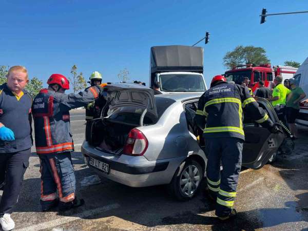 Ordu'da otomobil ile kamyonet çarpıştı: 5 yaralı