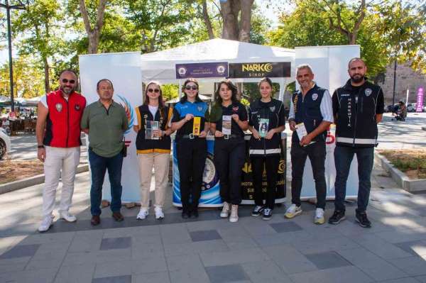 Sinop'ta polis ekiplerinden halkı bilinçlendirme çalışması