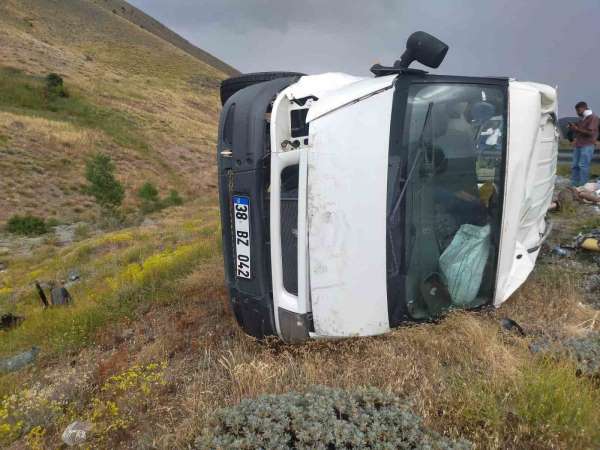 Sivas'ta trafik kazası: 5'i çocuk 11 yaralı