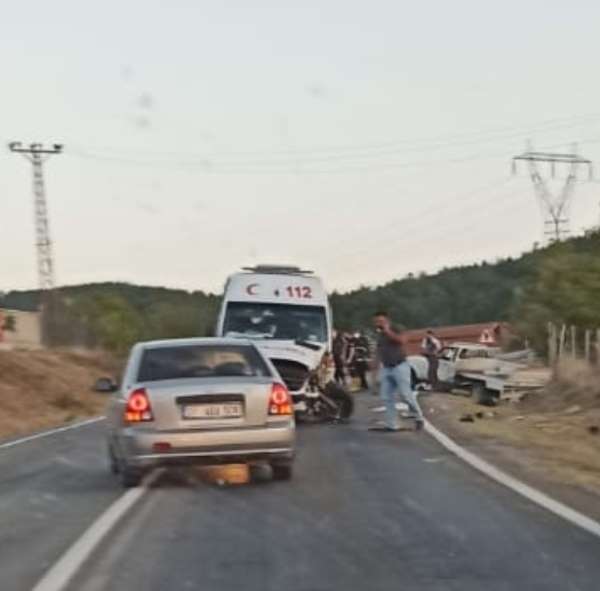 112 ambulansı Kastamonu yolunda kaza yaptı 