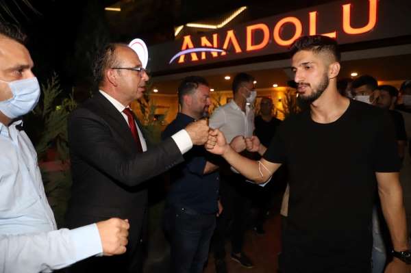 Başkan Akın'dan Turgutluspor'a moral yemeği