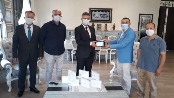 'Sınıf Tam Öğretmenim' kampanyasına destek yağıyor