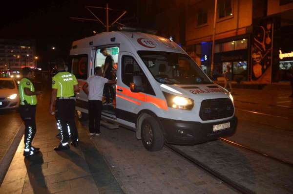 Antalya'da tramvay yolunda kaza: 1 yaralı