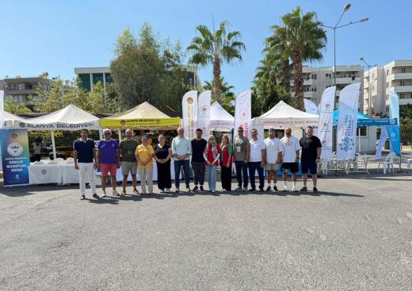 Alanya'da üniversite öğrencilerine sıcak karşılama