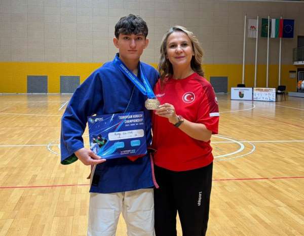 Düzceli sporculardan Kuraş Avrupa Şampiyonası'nda 3 altın madalya