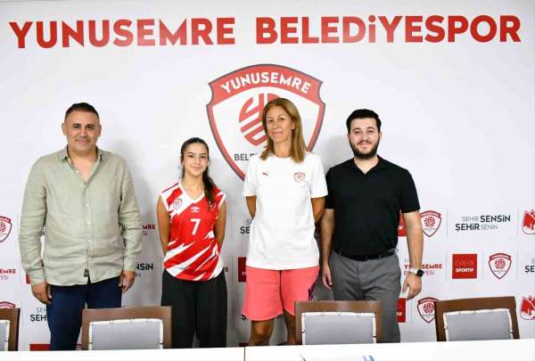 Yunusemre Belediyespor genç libero Eylül Aydemir'i renklerine bağladı