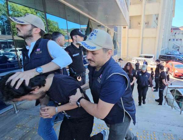 Zonguldak'ta terör örgütü operasyonunda tutuklanan 3 öğrenci hakim karşısında