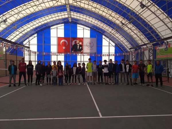 Genç Raketler Amatör Spor Haftasında Raket Salladı 
