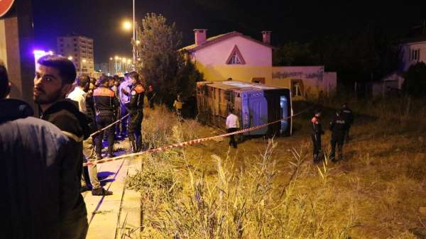 Sivas'ta 1 kişinin öldüğü 1 kişinin yaralandığı korkunç kaza kamerada 