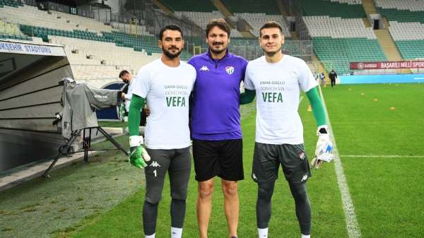 Bursaspor'un genç oyuncusu Vefa Temel'in sol ön çapraz bağları koptu 