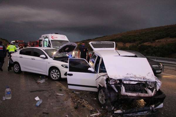 Manisa'da zincirleme trafik kazası: 4 yaralı