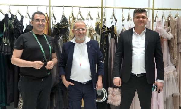 Ünlü modacılar kışın trend olacak renkleri Samsun'da açıkladı