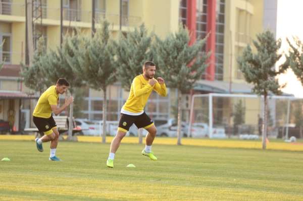 Yeni Malatyaspor'un 3 oyuncusu sakatlandı 
