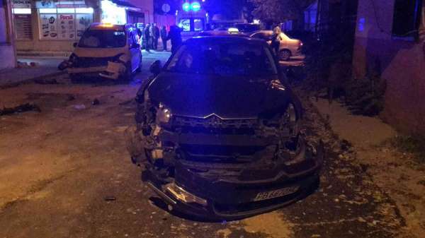 Edirne'de trafik kazası: 2 yaralı - Edirne haber