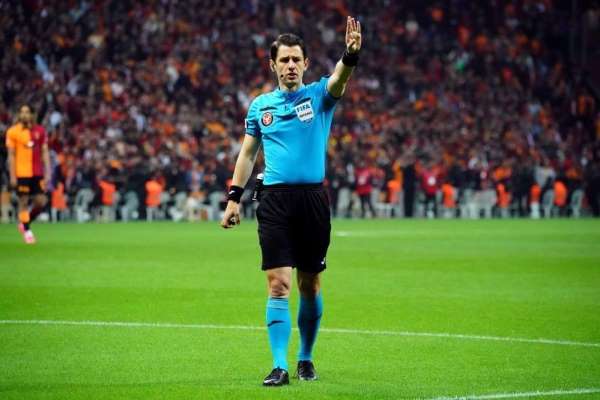 Halil Umut Meler 2. kez Galatasaray - Beşiktaş derbisinde düdük çalacak