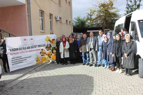 Erzincan 15 arı sütü üreticisini Ordu'ya gönderdi