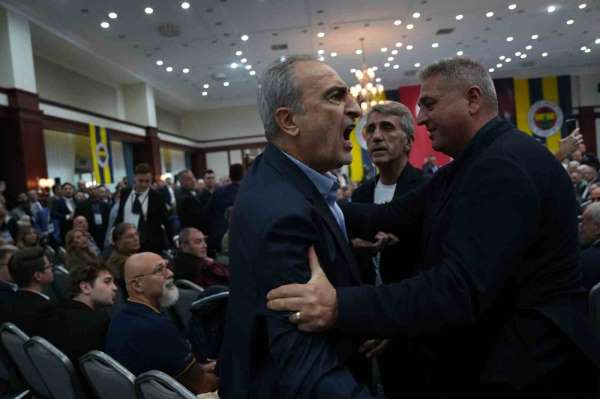 Fenerbahçe Yüksek Divan Kurulu Toplantısı'nda gerginlik