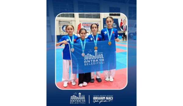 Antakya Belediyesi karate takımı 12 madalya kazandı