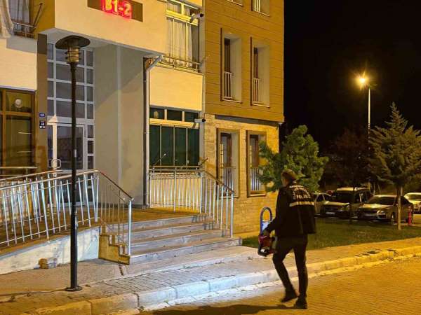 Binanın önündeki bıçaklı kavga 'hesap' yüzünden çıkmış