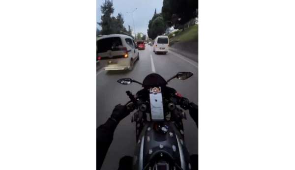 Bursa'da motosikletlinin kaçış manevrası kazayla sonuçlandı